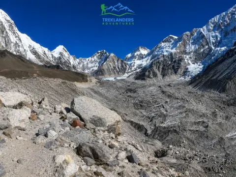 Everest Base Camp via Cho La Pass vs Standard EBC Trek: Complete Comparison Guide for Trekkers