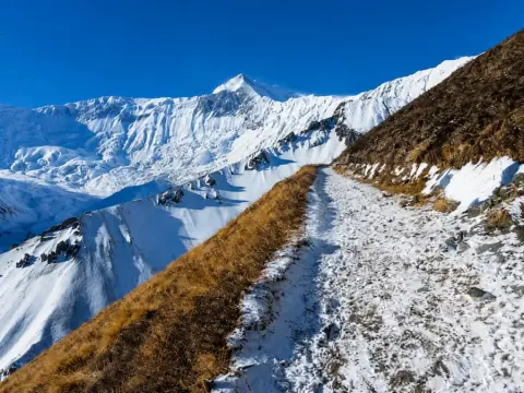 Tilicho Lake vs Thorong La Pass: Which Is Harder on the Annapurna Circuit Trek?