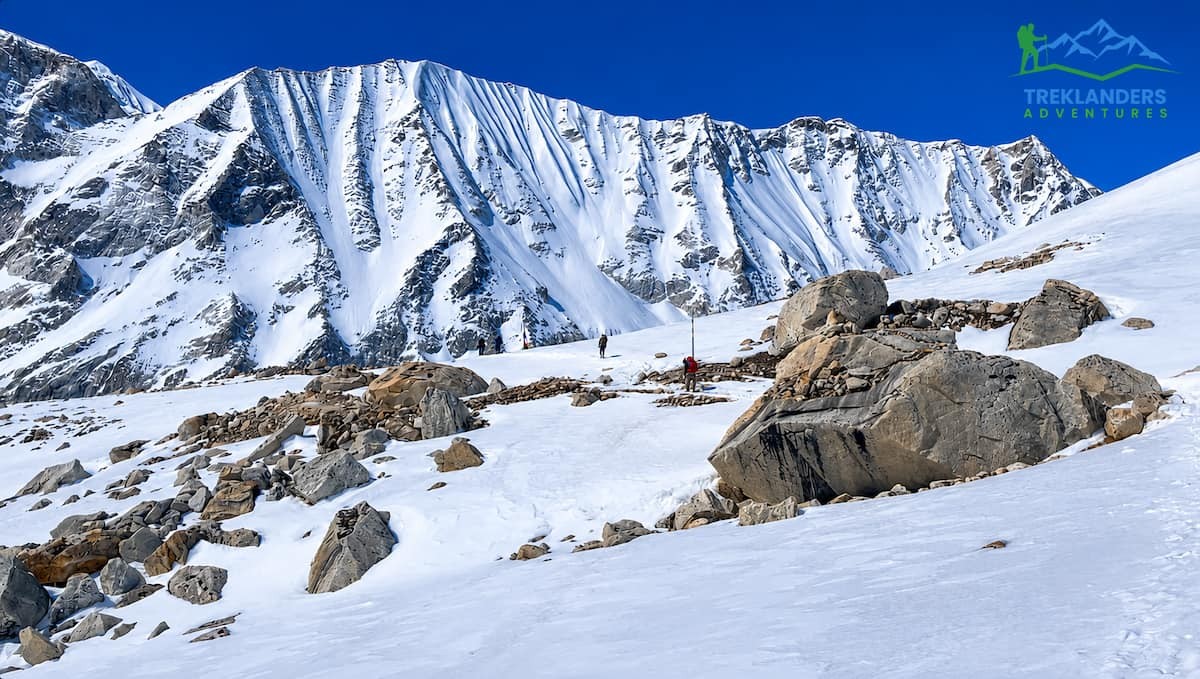 Larke Pass- Manaslu Circuit Trek