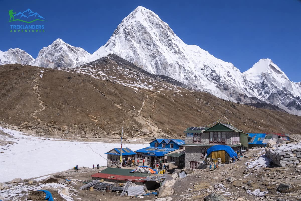 Accommodation (Tea Houses Lodges at Gorakshep)