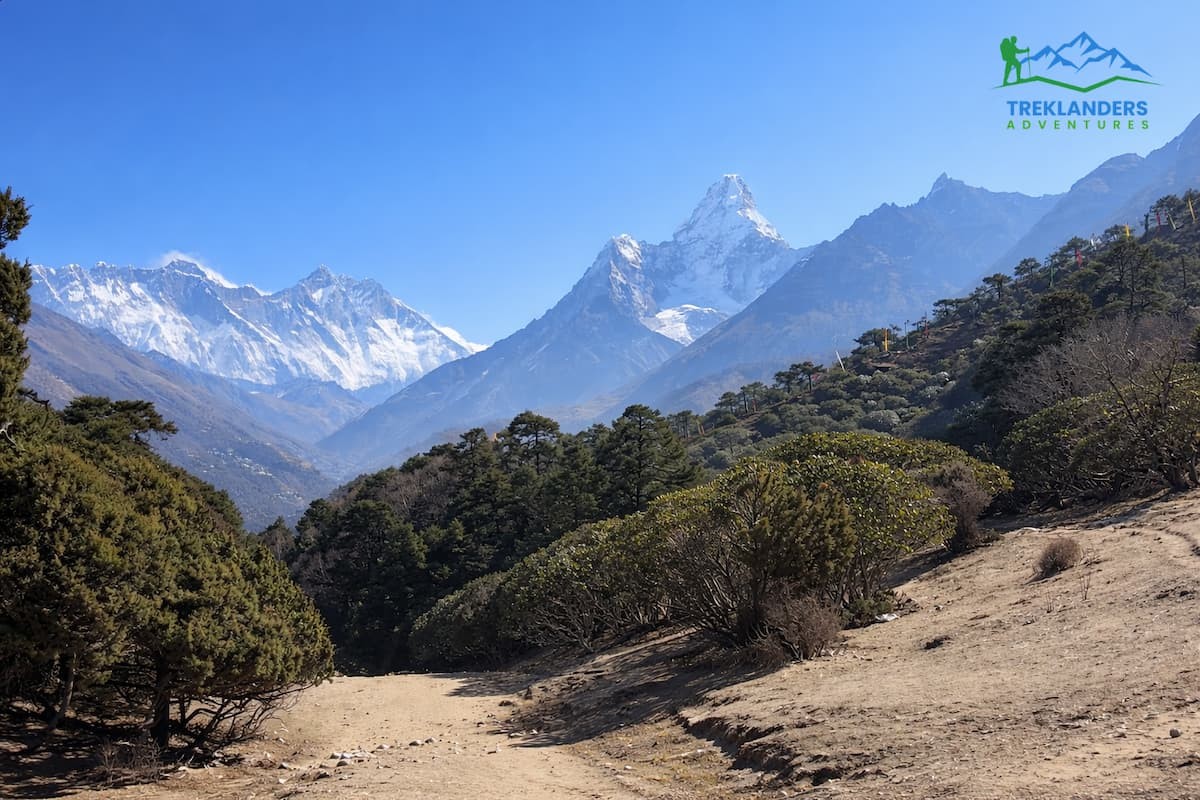 Trail from Tengboche to Dingboche