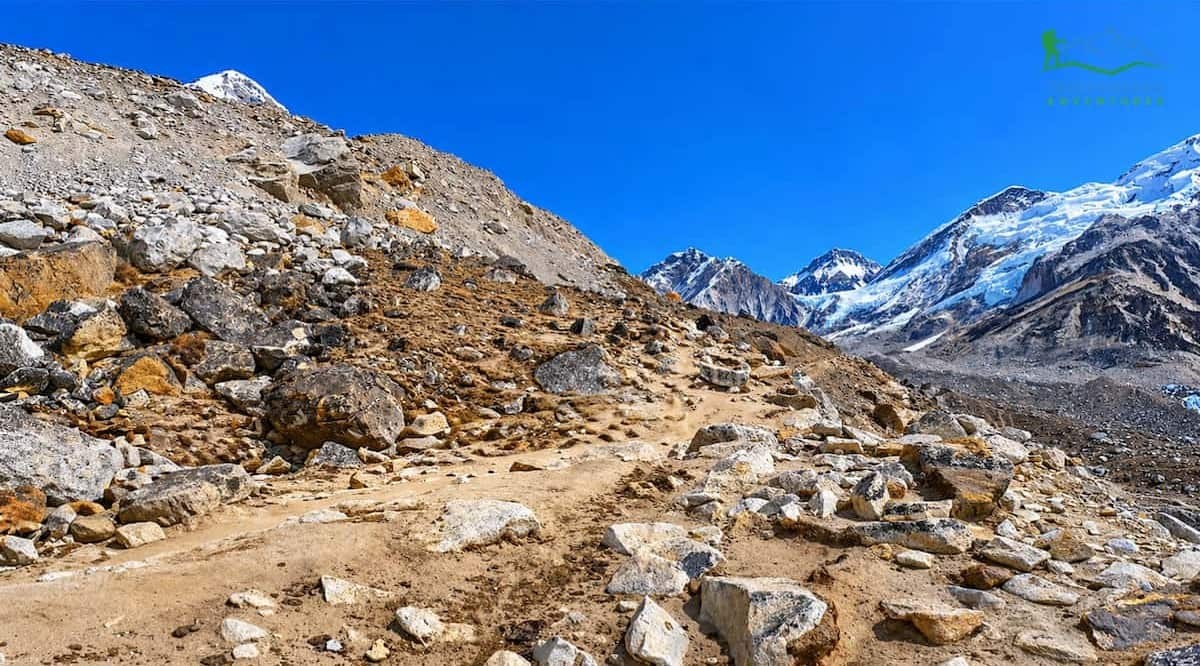 Trail from Gorak Shep to Everest Base Camp