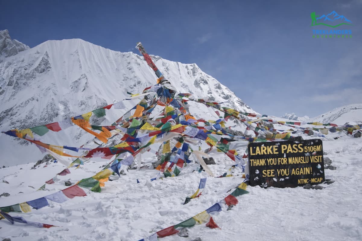Larke Pass- Manaslu Circuit Trek