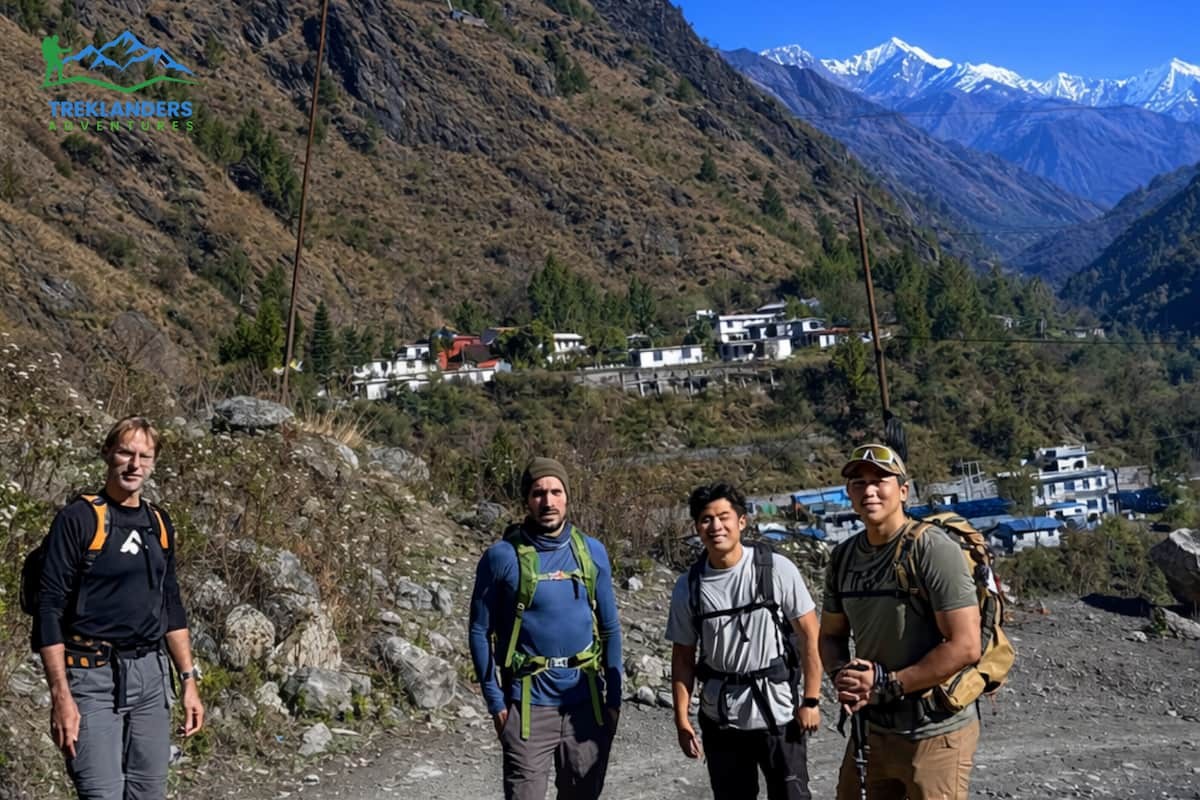 Trek from Syabrubesi to Lama Hotel