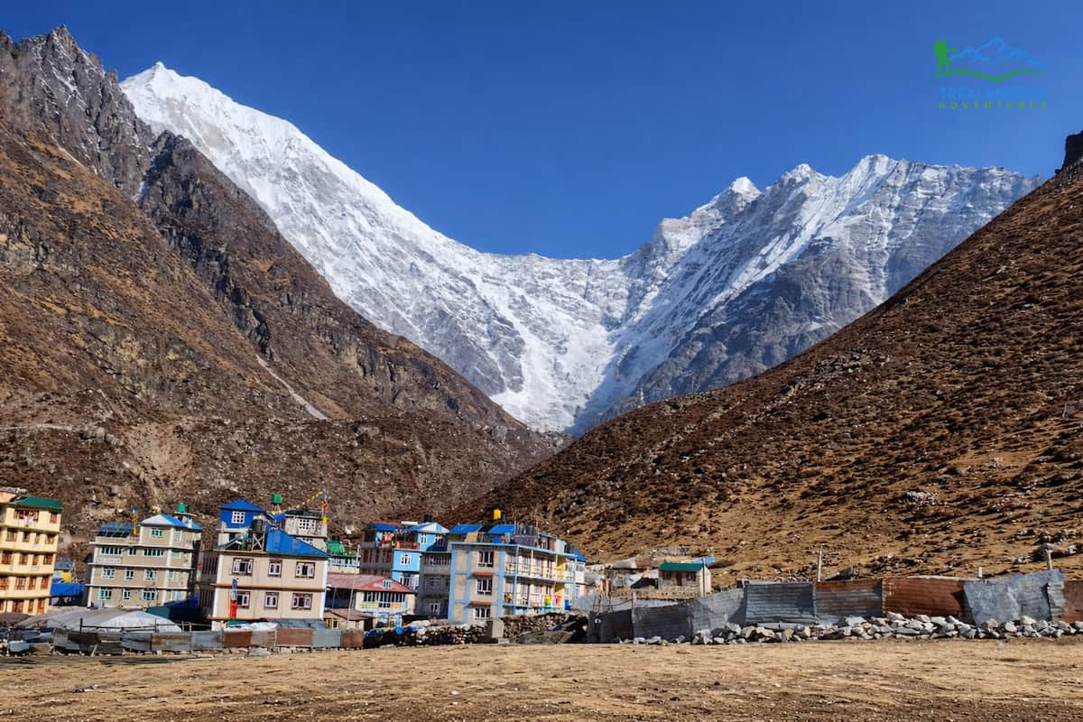 Kyanjin Gompa to Lirung Glacier route