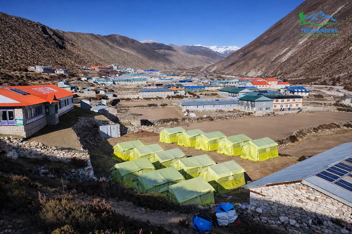 Lodges and Accommodation at Dingboche