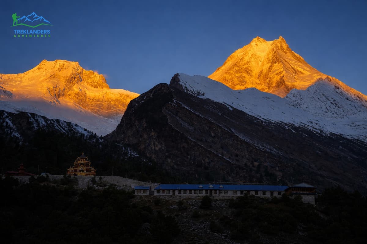 Manaslu Circuit Trek