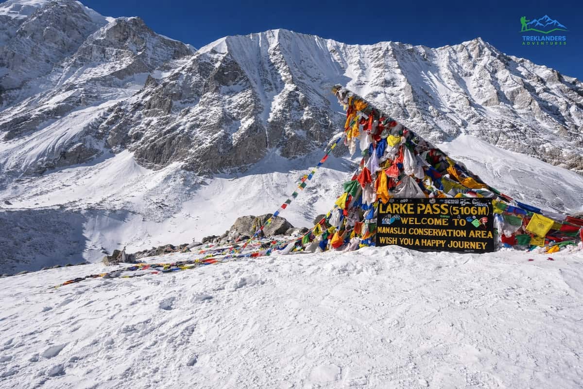 Larke pass- Manaslu circuit Trek