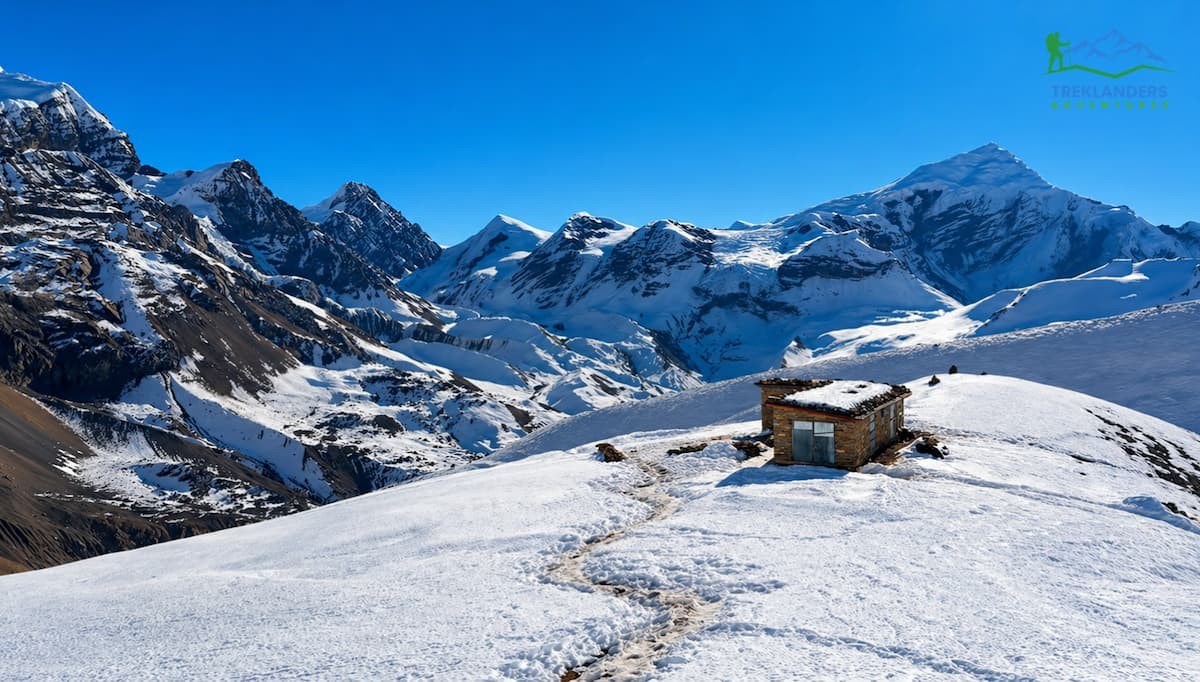 Annapurna Circuit Trek — Trail crossing Thorong La Pass