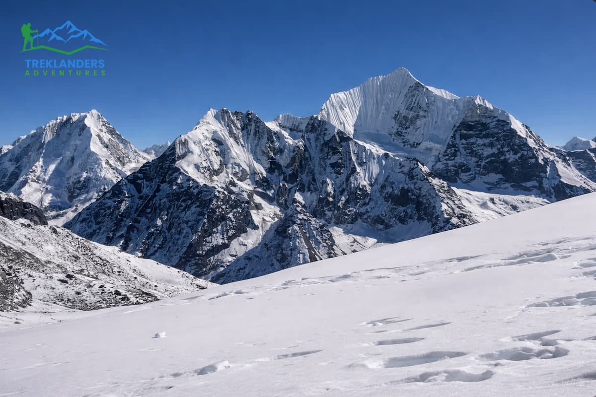 Tserko ri- Langtang Valley Trek