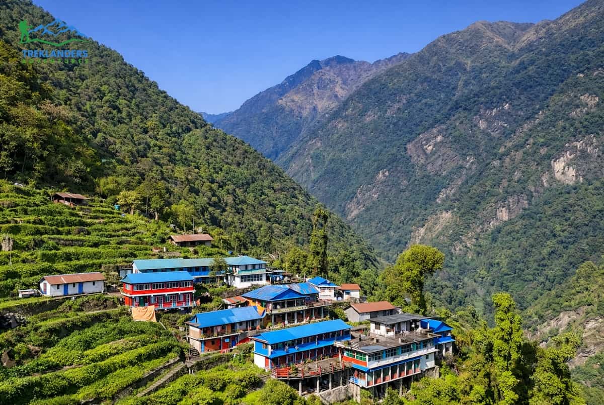 Upper Chhomrong (sinuwa)- Annapurna Base Camp Trek