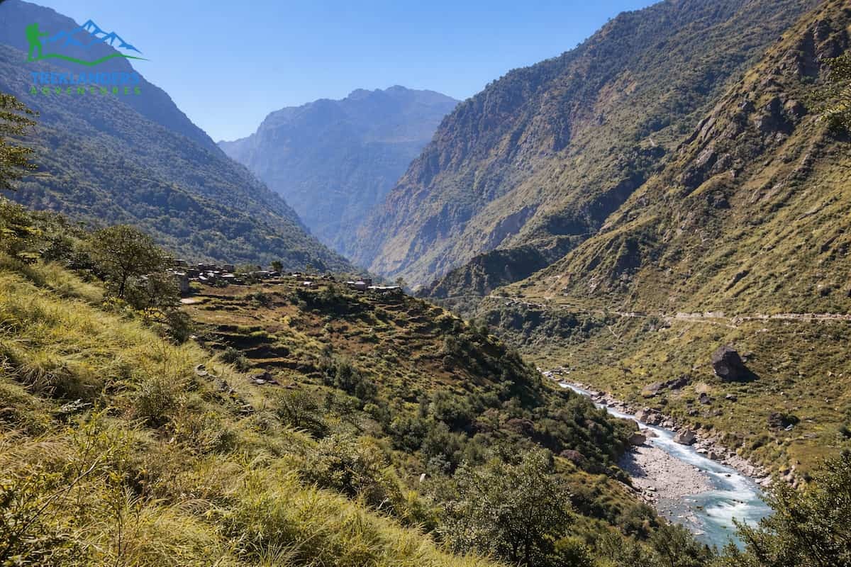 Trail Along Deng During the Manaslu Circuit Trek