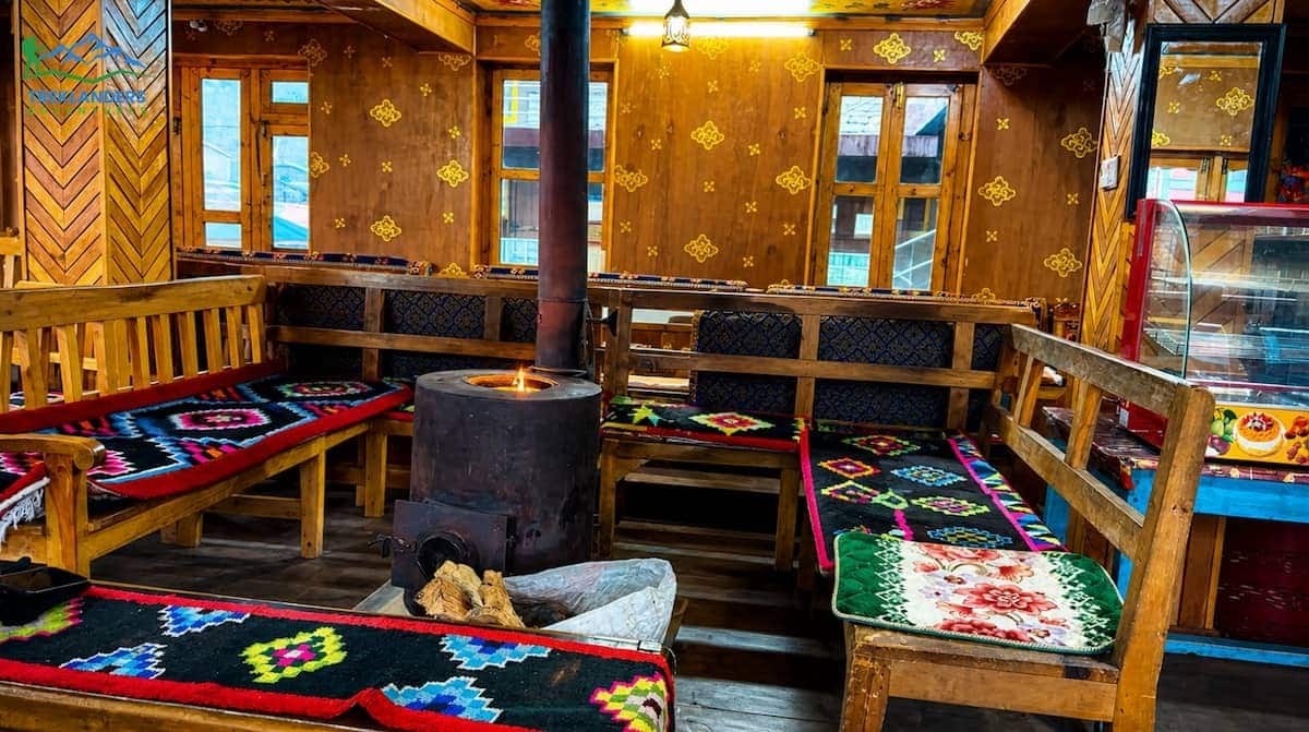Teahouses, Food, and Accommodation